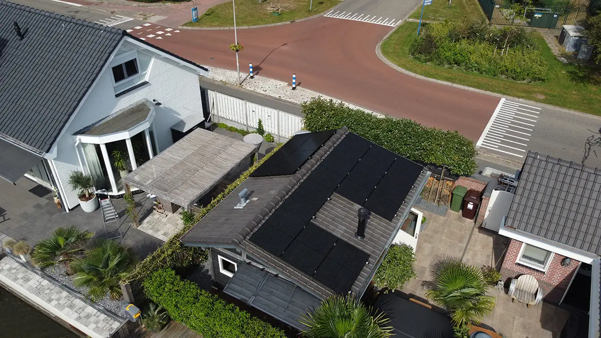 zonnepanelen Hazerswoude dak schuur