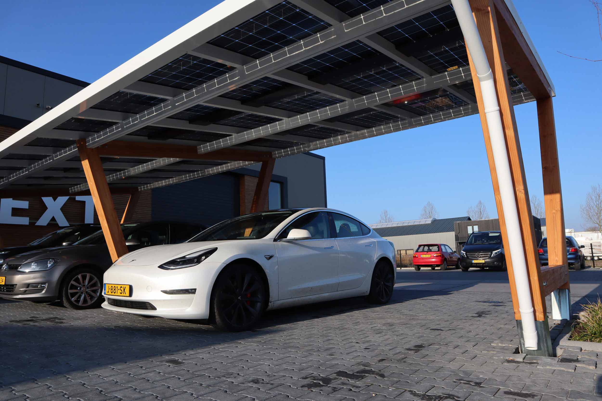 aluminium carport met zonnepanelen